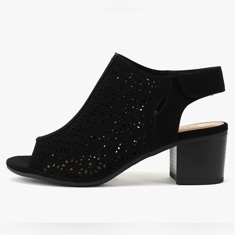 Beautiful peep toe chunky sandle